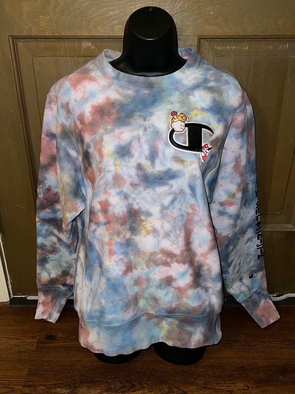 Champion Nintendo Super Mario Bros Tie Dye Reverse Weave Sweatshirt Size S - Picture 6 of 10